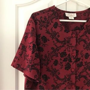 🇨🇦TRADITIONS🇨🇦. Classy Short Sleeve Red/Black Button Down Top size 18